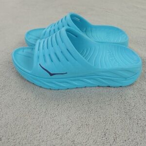 Ugh…re-selling as I bought wrong size. These are men’s size 9